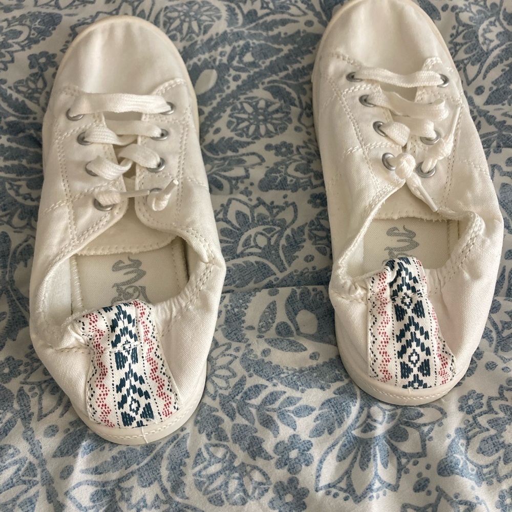 Size 7 White MadLove Mad Love tenni Shoes sneakers